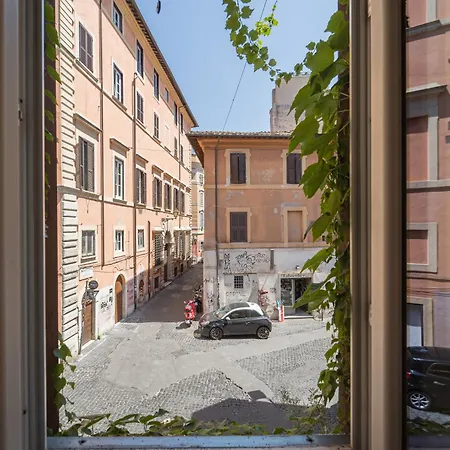 Happy Trastevere * Rome